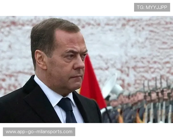 梅德韦杰夫稳居前列，硬地赛季势头强劲，梅德韦杰夫百度百科