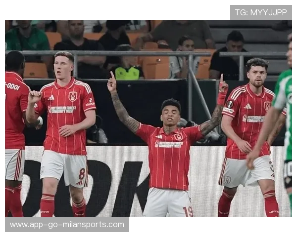 英超积分榜前列球队面对压力依旧稳定发挥，英超积分榜排位