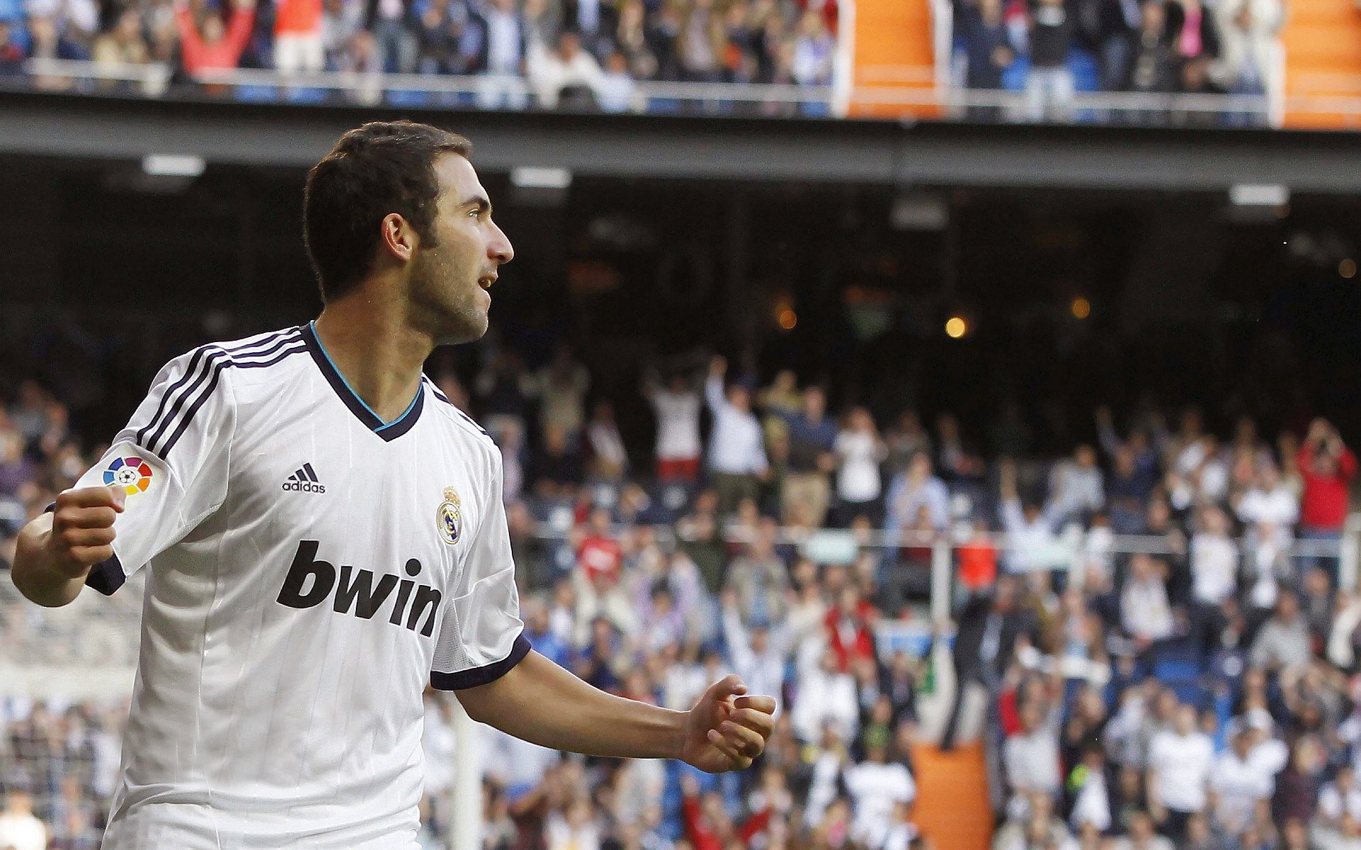 《Apex Legends》新版本平衡调整,战术丰富度提升,apexping值不稳